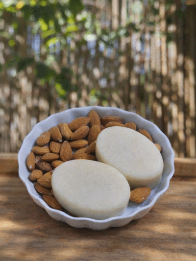 סבון שקדים עשיר לפנים